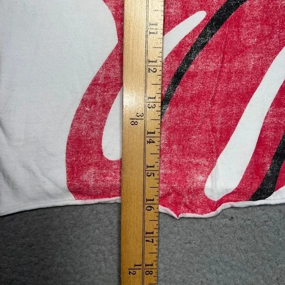 The Rolling Stones Lips and Tongue T Shirt Women's Sz Small White Cropped Tee - Picture 6 of 6